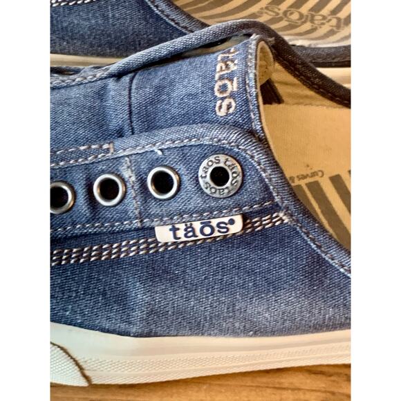 Taos EZ Soul Women's Size 7 Shoes Blue Wash Canvas Slip On Mule Sneakers - Picture 3 of 15